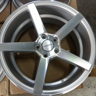 ล้อ VOSSEN CV3 ขอบ18 หน้า8 หลัง9 5H114.3 สี SILVER
