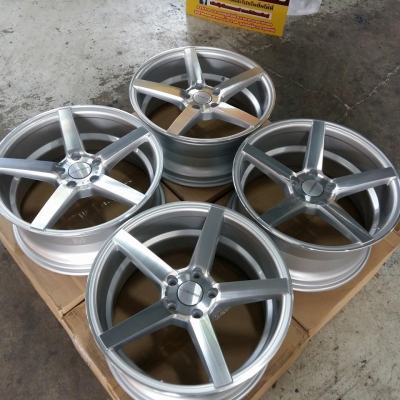 ล้อ VOSSEN CV3 ขอบ18 หน้า8 หลัง9 5H114.3 สี SILVER
