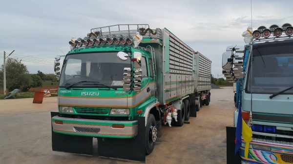 ขายด่วนรถพ่วง18ล้อ เดกก้า270  ยูโรทูดั้มเนียมอู่ซุ่นชัย เดิมทุกอย่าง สภาพพร้อมใช้