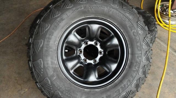 ขายล้อเหล็กวีโก้  เลื่อนอ็อฟเซ็ท  พร้อมยาง  MUD