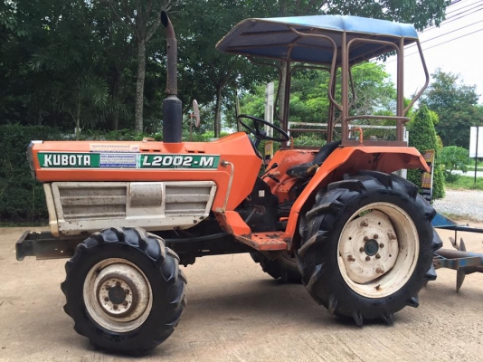ขายรถไถ Kubota L2002M (4WD) พร้อมผานพรวน รถ2เพลา พร้อมใช้งานครับ ขายรถไถ Kubota L2002M (4WD) พร้อมผานพรวน รถ2เพลา พร้อมใช้งานครับ