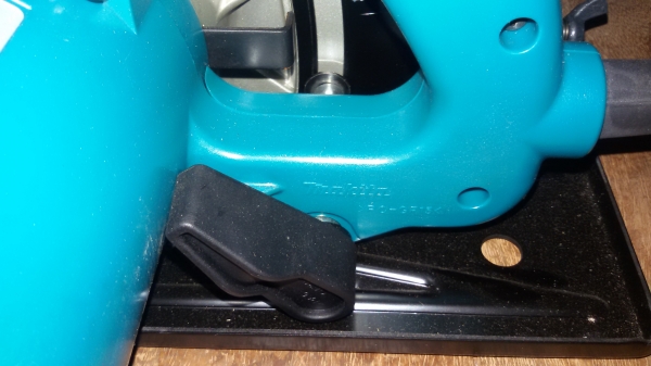 ขายเลื่อยวงเดือน Makita N5900B