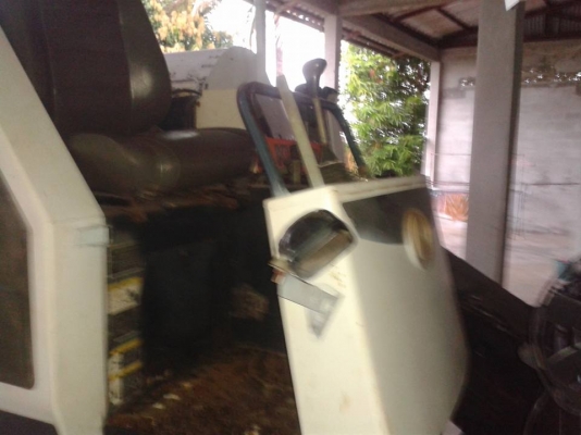 ขายรถเกี่ยวข้าวคูโบต้าอุ้ม ลดสุดๆด่วนๆ225000