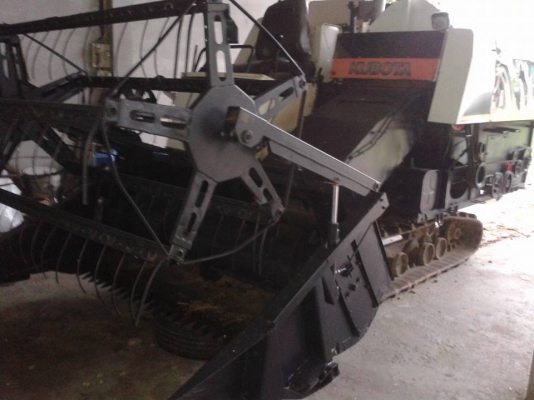 ขายรถเกี่ยวข้าวคูโบต้าอุ้ม ลดสุดๆด่วนๆ225000