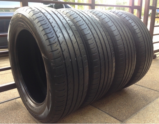 ยาง Dunlop sportmaxx 225 60 18 ปี12 ดอกเยอะ