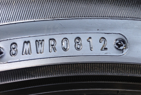 ยาง Dunlop sportmaxx 225 60 18 ปี12 ดอกเยอะ