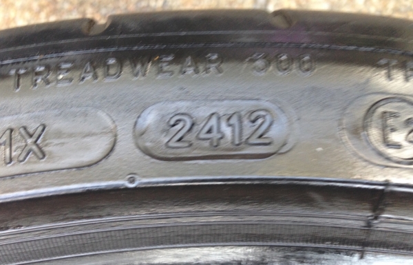 ยาง Michelin super sport หน้า 225 35 19 หลัง 255 30 19 กลางปี12 ดอกเยอะ ใช้ยาวๆ