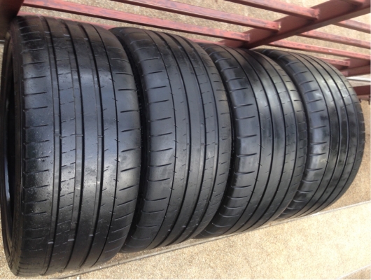 ยาง Michelin super sport หน้า 225 35 19 หลัง 255 30 19 กลางปี12 ดอกเยอะ ใช้ยาวๆ