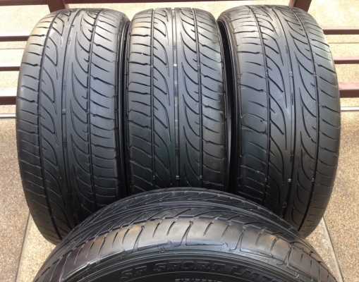 ยาง Dunlop 215 55 17 ปี12 พร้อมใช้งาน ราคาไม่แพง