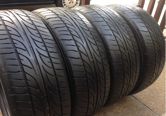 ยาง Dunlop 215 55 17 ปี12 พร้อมใช้งาน ราคาไม่แพง