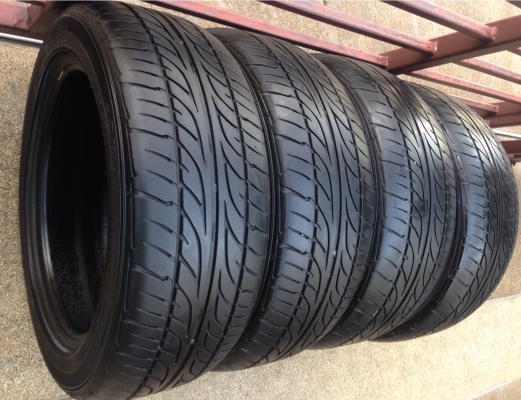 ยาง Dunlop 215 55 17 ปี12 พร้อมใช้งาน ราคาไม่แพง