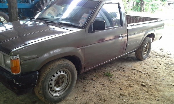 ขายด่วนรถกะบะยี่ห้อนิสสันราคา47000บาทสภาพพร้อมใช้ เครื่องดีเกียร์ดี แอร์หนาว เทปใช้ได้ ภายในหัวเก๋งสวยครบ ยางดี เล่มทะเบียนเต็ม