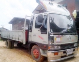 HINO FD 195 HP HO7D รถบรรทุกหกล้อใหญ่ กระบะเหล็กคาร์โก้ความยาว 6 เมตรพื้นเหล็กสภาพดีสวยพร้อมบรรทุกหนักพร้อมใช้งานได้เลยครับ เครื่องยนต์แน่นดีแรงดีเดิมๆ เกียร์เดิม ภายในเก๋งคอนโซลสวยครบพร้อม แอร์เย็น พวงมาลัยเพาเวอร์ ระบบเบรคทริ๊ปฟี้ครบครัน ช่วงล่างใหญ่แน่