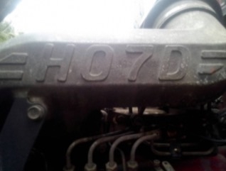 HINO FD 195 HP HO7D รถบรรทุกหกล้อใหญ่ กระบะเหล็กคาร์โก้ความยาว 6 เมตรพื้นเหล็กสภาพดีสวยพร้อมบรรทุกหนักพร้อมใช้งานได้เลยครับ เครื่องยนต์แน่นดีแรงดีเดิมๆ เกียร์เดิม ภายในเก๋งคอนโซลสวยครบพร้อม แอร์เย็น พวงมาลัยเพาเวอร์ ระบบเบรคทริ๊ปฟี้ครบครัน ช่วงล่างใหญ่แน่