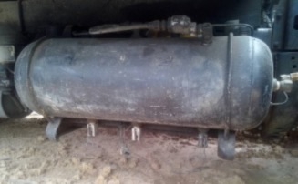 HINO FD 195 HP HO7D รถบรรทุกหกล้อใหญ่ กระบะเหล็กคาร์โก้ความยาว 6 เมตรพื้นเหล็กสภาพดีสวยพร้อมบรรทุกหนักพร้อมใช้งานได้เลยครับ เครื่องยนต์แน่นดีแรงดีเดิมๆ เกียร์เดิม ภายในเก๋งคอนโซลสวยครบพร้อม แอร์เย็น พวงมาลัยเพาเวอร์ ระบบเบรคทริ๊ปฟี้ครบครัน ช่วงล่างใหญ่แน่