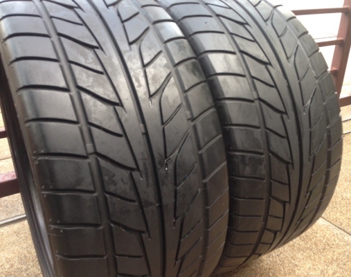 ยาง Nitto nt555 265 35 18 กลางปี12 ดอกเยอะ ใช้ยาว