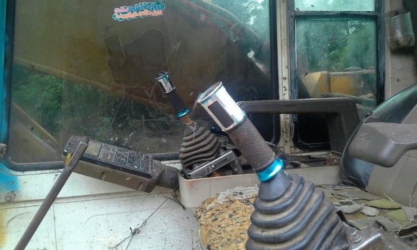 **640,000 บ.ต่อรอง/// แบคโฮ KOMATSU PC200-5 ตูดแดง **ขาย KOMATSU PC200-5 แบคโฮยอดนิยม HYD.EXCAVATOR KOMATSU PC200-5 ตูดแดง คอนโทรลสั้น เครื่องเดิม ปั้มเดิม ไฟฟ้าครบ เครื่องแต่ง เทอโบอินเตอร์ แน่น แรง ปั้มดี แรงดี ทำงานดี เร็วดีครับ บูมอาร์มดี สวย บุ้งกี๋ด