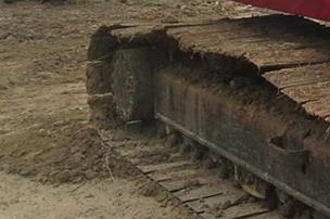 **640,000 บ.ต่อรอง/// แบคโฮ KOMATSU PC200-5 ตูดแดง **ขาย KOMATSU PC200-5 แบคโฮยอดนิยม HYD.EXCAVATOR KOMATSU PC200-5 ตูดแดง คอนโทรลสั้น เครื่องเดิม ปั้มเดิม ไฟฟ้าครบ เครื่องแต่ง เทอโบอินเตอร์ แน่น แรง ปั้มดี แรงดี ทำงานดี เร็วดีครับ บูมอาร์มดี สวย บุ้งกี๋ด