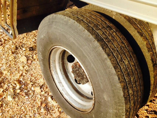 HINO FC4J  คุณสมศักดิ์ จ.ชลบุรี มัดจำเรียบร้อยแล้วคะ