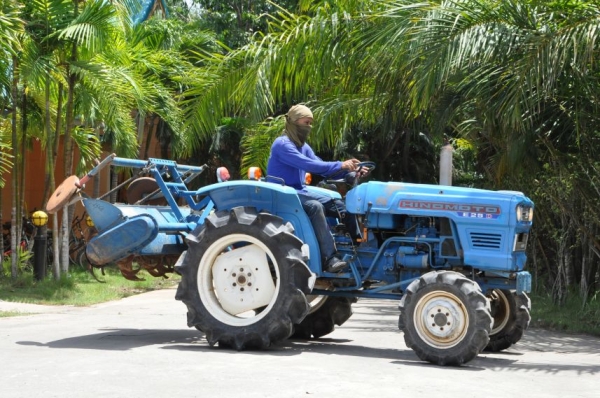 ขายรถไถHINOMOTO E25แรง ขับ4ล้อ พร้อมโรตารี่หลัง สภาพสวยเดิมญี่ปุ่นไม่เคยใช้ในไทย 125,000 เท่านั้น!!