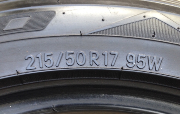 ยาง Nitto NT830 215 50 17 ปี13 จำนวน 2เส้น ยาง Nitto NT830 215 50 17 ปี13 จำนวน 2เส้น