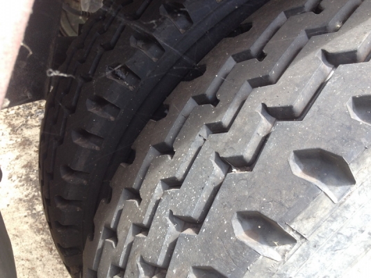 ถอดขายยางเรเดียน 10.00 พร้อมกะทะ 8 เส้น + อะไหล่ 1 เส้น