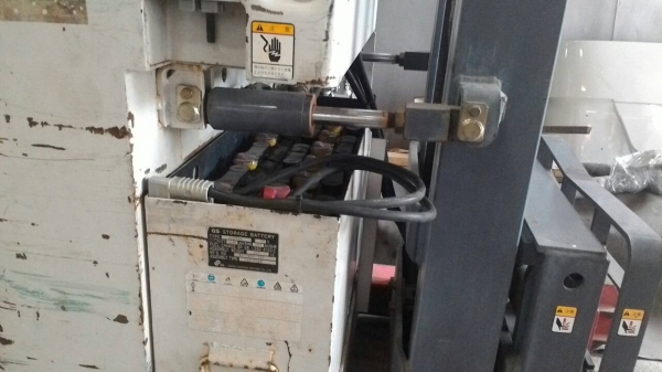 ขายโฟล์คลิฟท์ไฟฟ้า Nishiu FBP8-TC21 เก่าญี่ปุ่น