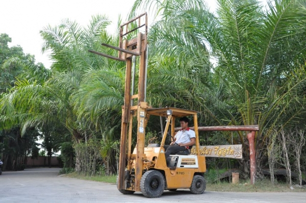 ลดกระหน่ำ!!ขายFORKLIFT KOMATSU FD15(1.5ตัน)ดีเซล สวยเดิมจากญี่ปุ่น ยังไม่เคยใช้ในไทย 129,000เท่านั้น!!