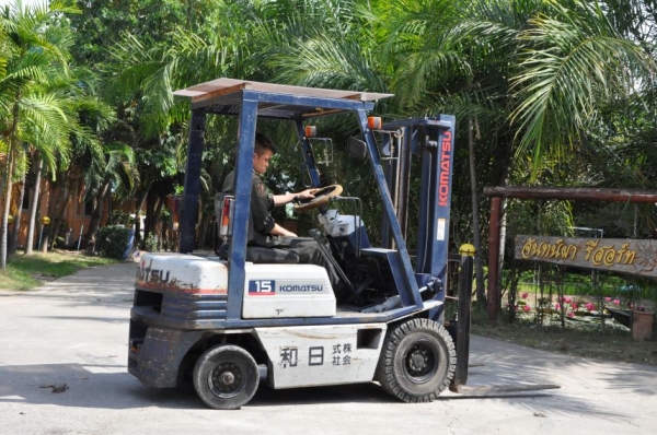 ลดกระหน่ำ!!ขายFORKLIFT KOMATSU FD15-15(1.5ตัน)ดีเซล สวยเดิมจากญี่ปุ่น ยังไม่เคยใช้ในไทย 165,000เท่านั้น!! ลดกระหน่ำ!!ขายFORKLIFT KOMATSU FD15-15(1.5ตัน)ดีเซล สวยเดิมจากญี่ปุ่น ยังไม่เคยใช้ในไทย 165,000เท่านั้น!!