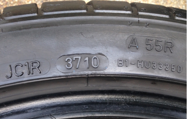 ยาง Dunlop Sportmaxx 235 40 18 ดอกเยอะ ยาง Dunlop Sportmaxx 235 40 18 ดอกเยอะ