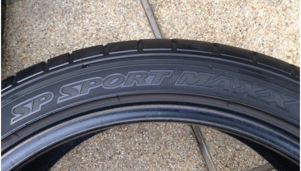 ยาง Dunlop Sportmaxx 235 40 18 ดอกเยอะ ยาง Dunlop Sportmaxx 235 40 18 ดอกเยอะ