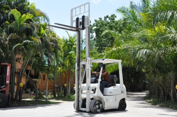 ขายFORKLIFT TOYOTA FG10(1ตัน) เสา3เมตร สวยเดิมจากญี่ปุ่น ยังไม่เคยใช้ในไทย 125,000เท่านั้น!!