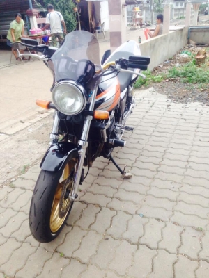 CB400 Y93เครื่องโคตรดี สีสวยมาก CB400 Y93เครื่องโคตรดี สีสวยมาก