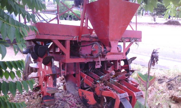 หางปลูกอ้อย แบบร่องคู่ ระยะ 40 ซม.