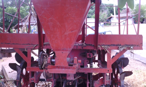 หางปลูกอ้อย แบบร่องคู่ ระยะ 40 ซม.