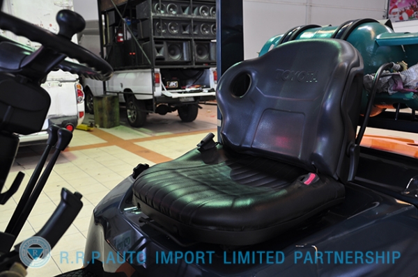 ขายรถโฟล์คลิฟท์มือสอง TOYOTA รุ่น7FG20 ราคา 215,000 บาท นำเข้าจากประเทศญี่ปุ่น 100\% ไม่เคยใช้งานในไทย