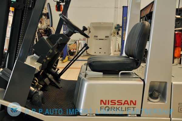 ขายรถโฟล์คลิฟท์มือสอง NISSAN รุ่น EH02 ราคา 285,000 บาทนำเข้าจากประเทศญี่ปุ่น 100\% ไม่เคยใช้งานในประเทศไทย