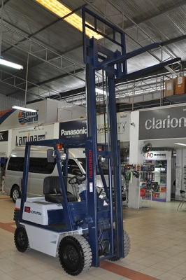 ขายรถโฟล์คลิฟท์มือสอง KOMATSU รุ่น FG15-15 ราคา 135,000 บาท นำเข้าจากประเทศญี่ปุ่น 100\% ไม่เคยใช้งานในประเทศไทย