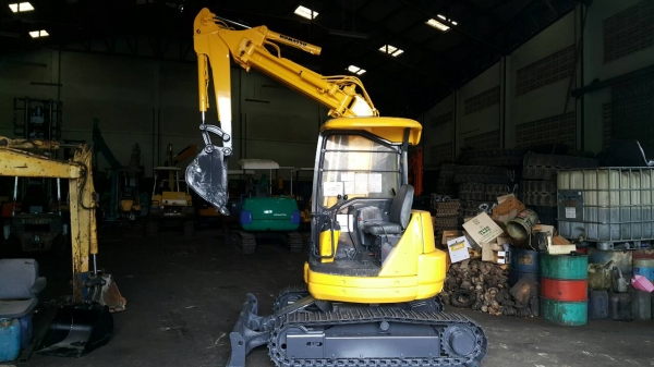 ขาย รถขุด KOMATSU รุ่น PC38UU-2-  มือสองญี่ปุ่น แทร็กเหล็ก บูมสไลด์ ท้ายกลม รถสวยมาก พร้อมใช้งานได้เลย มือถือ/LINE ID : 0818753444