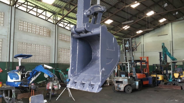 ขาย รถขุด KOMATSU รุ่น PC38UU-2-  มือสองญี่ปุ่น แทร็กเหล็ก บูมสไลด์ ท้ายกลม รถสวยมาก พร้อมใช้งานได้เลย มือถือ/LINE ID : 0818753444