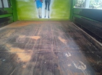 HINO FD 195 HP HO7D หกล้อดั๊มพ์ กระบะดั๊มพ์เหล็ก 5 ตันความยาว 3.60 เมตรสภาพสวยจัดพร้อมบรรทุกหนักพร้อมใช้งาน เครื่องยนต์แน่นดีแรงดีไม่มีแตกเยิ้ม ภายในเก๋งคอนโซลสวยครบพร้อม แอร์เย็น พวงมาลัยเพาเวอร์ ระบบเบรคทริ๊ปฟี้ครบครัน ช่วงล่างแน่นดีคัชซีสวยไม่มีแตกบวม