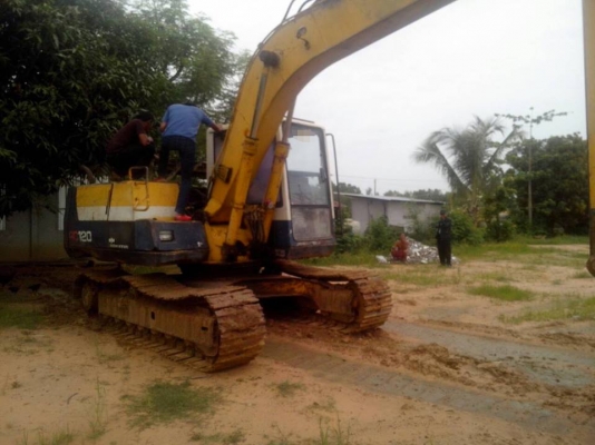 **495,000 บ.ต่อรอง/// แบคโฮ PC120 รุ่น 5 อินวอย **ขาย KOMATSU PC120-5 แบคโฮสภาพสวย พร้อมใช้งาน HYD.EXCAVATOR KOMATSU PC120-5 S/N.(ซีเรียล)-38382 ไฟฟ้าตัด กล่องมี คอนโทรลยาว โรลเลอร์7ลูก เครื่องวางใหม่ ปั้มเดิม เครื่อง ISUZU 4BD1-4สูบ เทอโบ (ยกชุดจาก 120 M