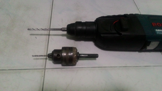 สว่านระบบโรตารี่ BOSCH 2-23E ทำงาน 2 ระบบสภาพพร้อมใช้งานมีกล่องเรียบร้อยครับ