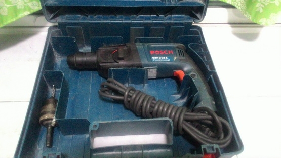 สว่านระบบโรตารี่ BOSCH 2-23E ทำงาน 2 ระบบสภาพพร้อมใช้งานมีกล่องเรียบร้อยครับ
