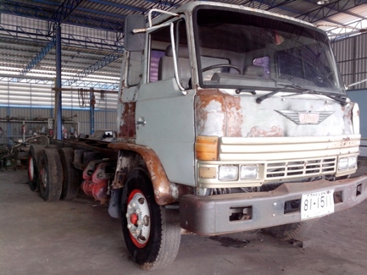 รถบรรทุกสิบ2เพาฮีโน่F18 เครื่อง 185 แรงม้า