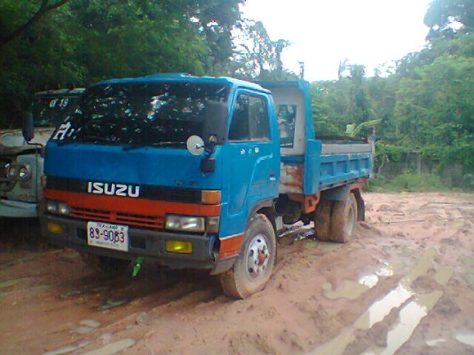 ขาย NPR 175 ดั้มพ์  เล่มทะเบียนพร้อมโอน ต่อรองได้ครับ