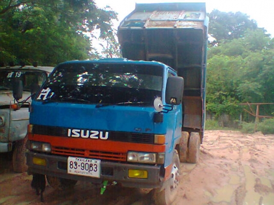 ขาย NPR 175 ดั้มพ์  เล่มทะเบียนพร้อมโอน ต่อรองได้ครับ