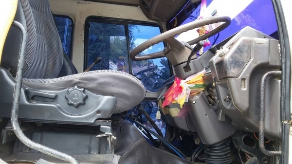 ขายรถบรรทุก 10 ล้อดั๊พม์ ยี่ห้อ MITSUBISHI รุ่น FUSO 527 เทอร์โบ TF กระบะ ดัมพ์ ของ KC.โคราช ขายรถบรรทุก 10 ล้อดั๊พม์ ยี่ห้อ MITSUBISHI รุ่น FUSO 527 เทอร์โบ TF กระบะ ดัมพ์ ของ KC.โคราช