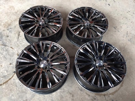 ล้อมือสอง Venerdi สีแบล็คโครม ขอบ17 กว้าง7 ออฟ40  4รู100