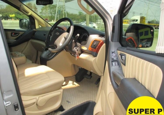 HYUNDAI H-1 2.5 DELUXE AT 2012 HYUNDAI H-1 2.5 DELUXE AT 2012